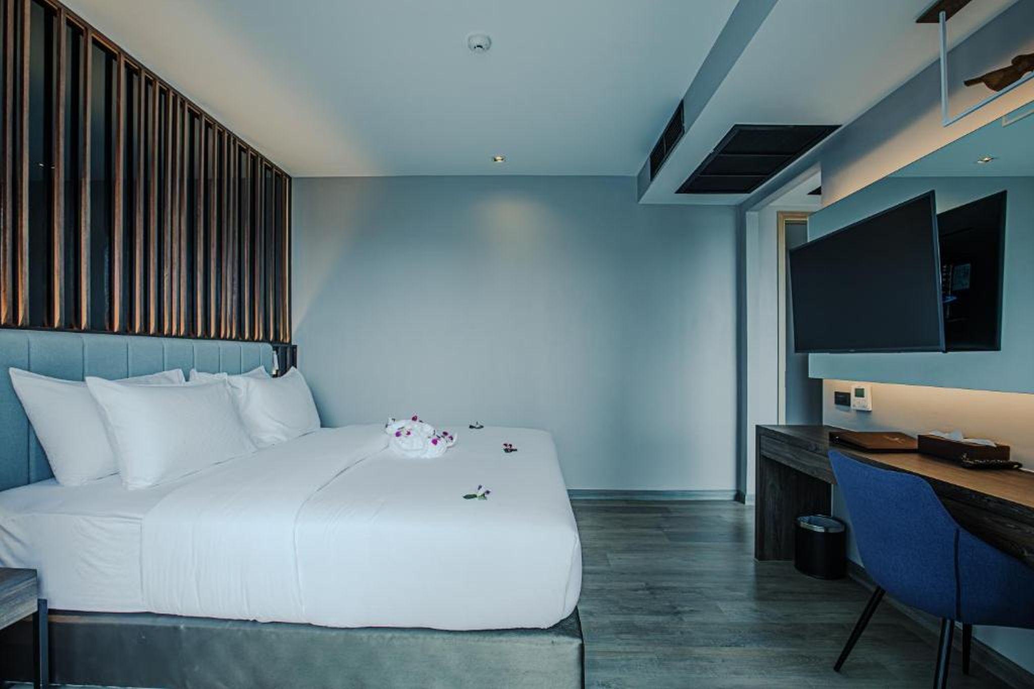 Rak Elegant Hotel Patong Exterior foto