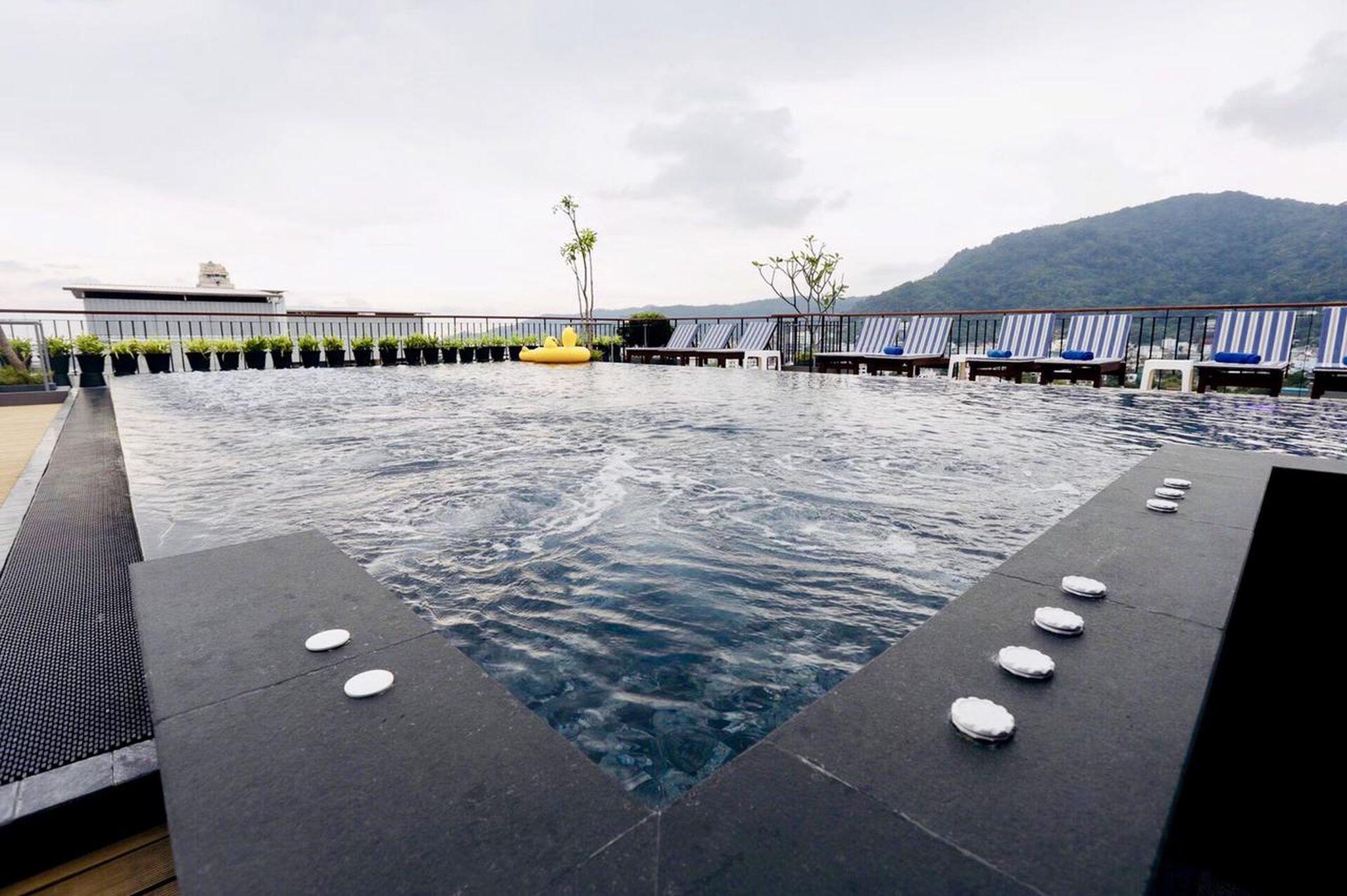 Rak Elegant Hotel Patong Exterior foto