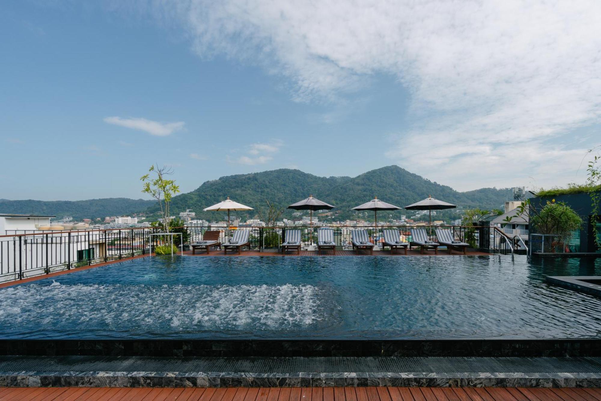 Rak Elegant Hotel Patong Exterior foto