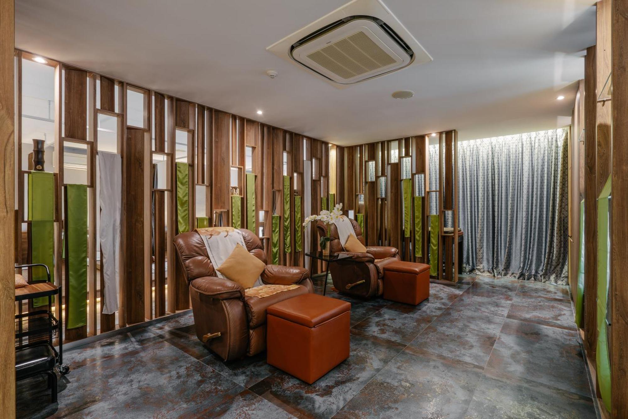 Rak Elegant Hotel Patong Exterior foto