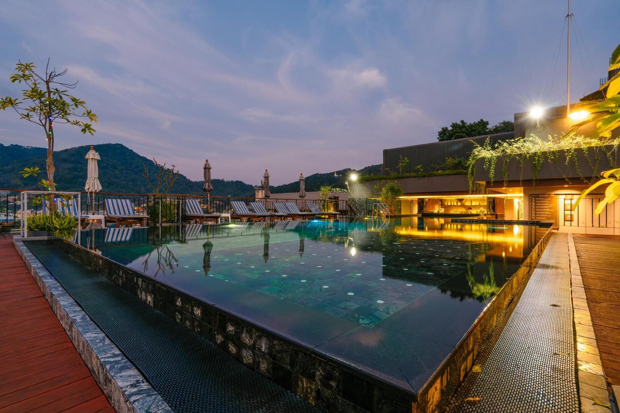 Rak Elegant Hotel Patong Exterior foto