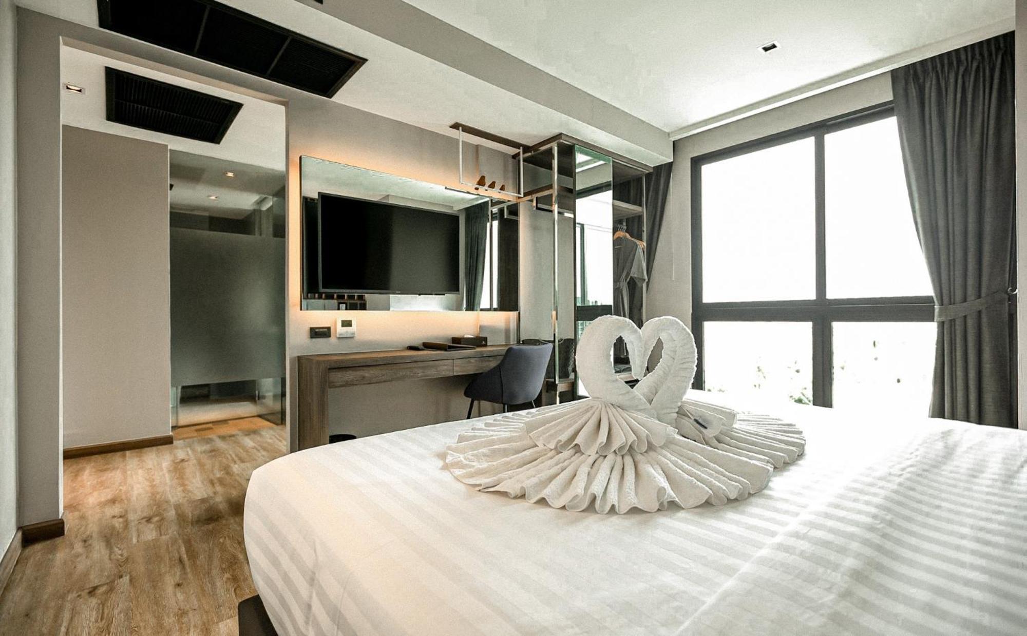 Rak Elegant Hotel Patong Exterior foto