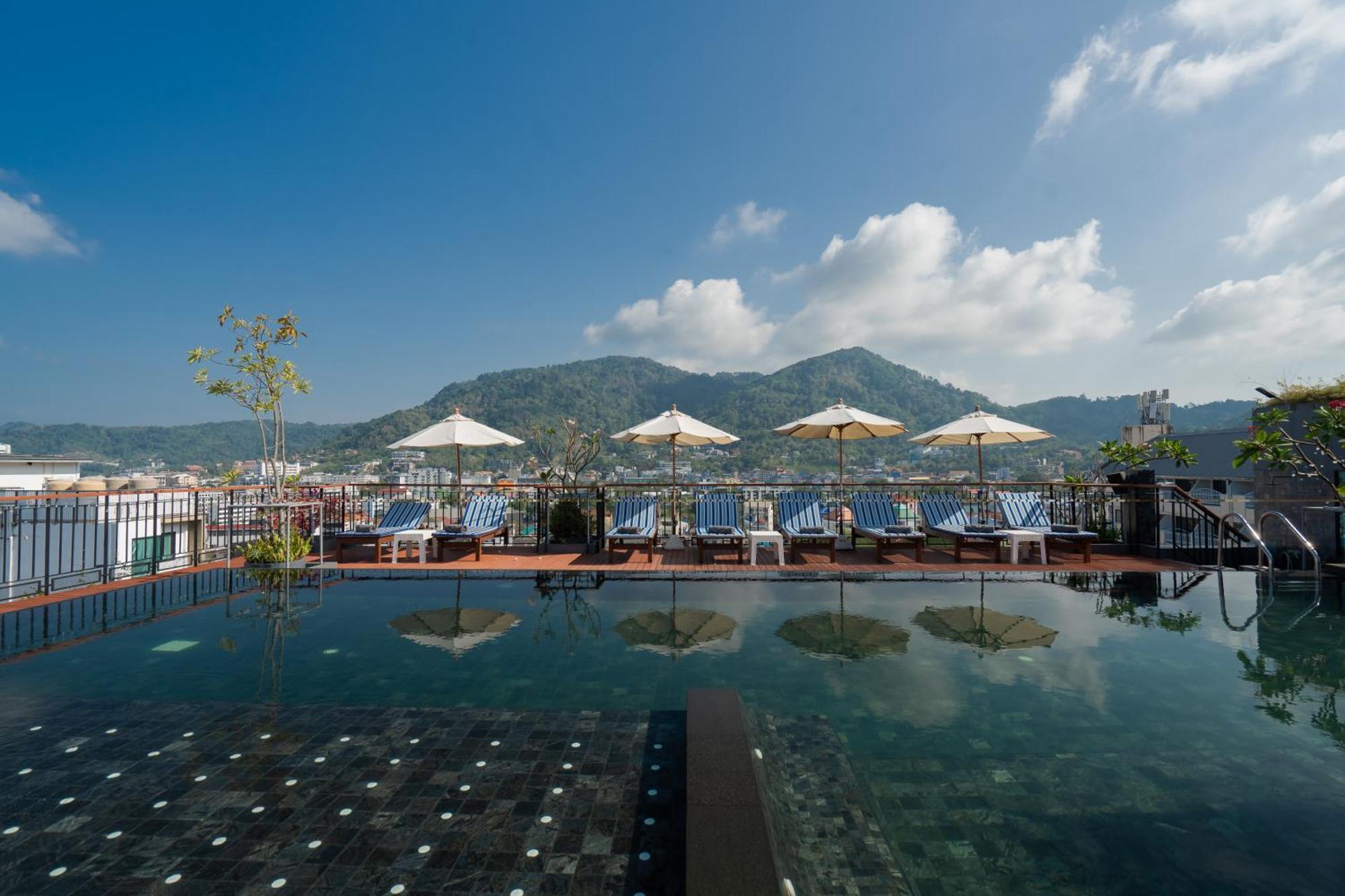 Rak Elegant Hotel Patong Exterior foto